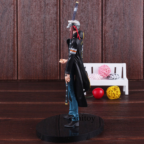 FIGURINE ONE PIECE TRAFALGAR LAW AVEC BANDAGE - one-piece-stores