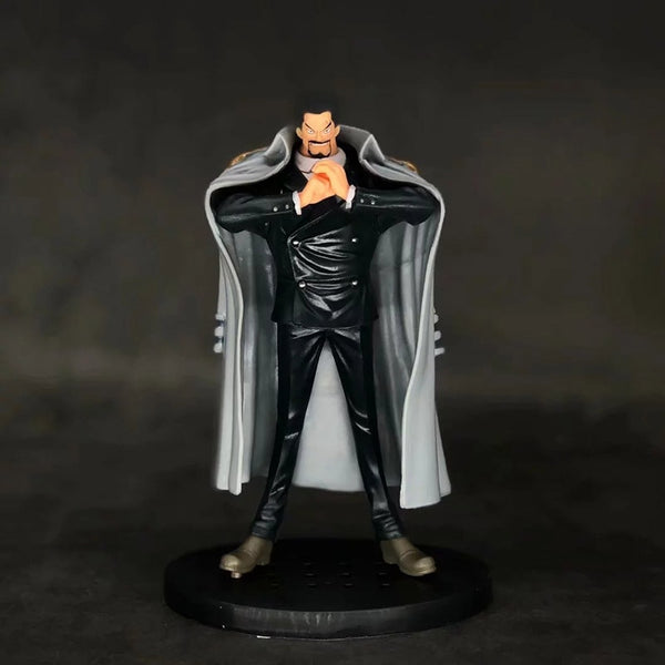 FIGURINE ONE PIECE AMIRAL GARP JEUNE - one-piece-stores